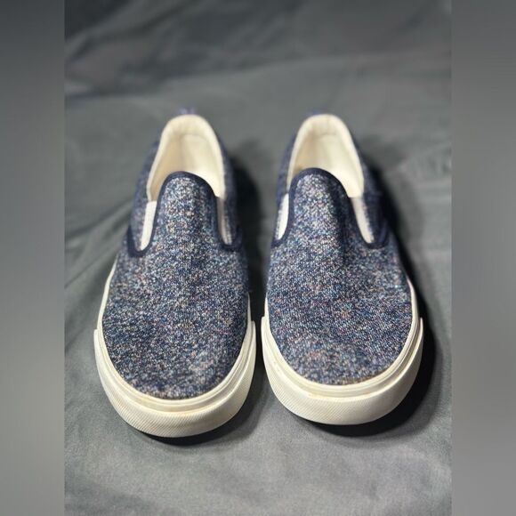 Old Navy Slip On Sneakers In Denim Blue Size 3 EPC - Picture 1 of 8